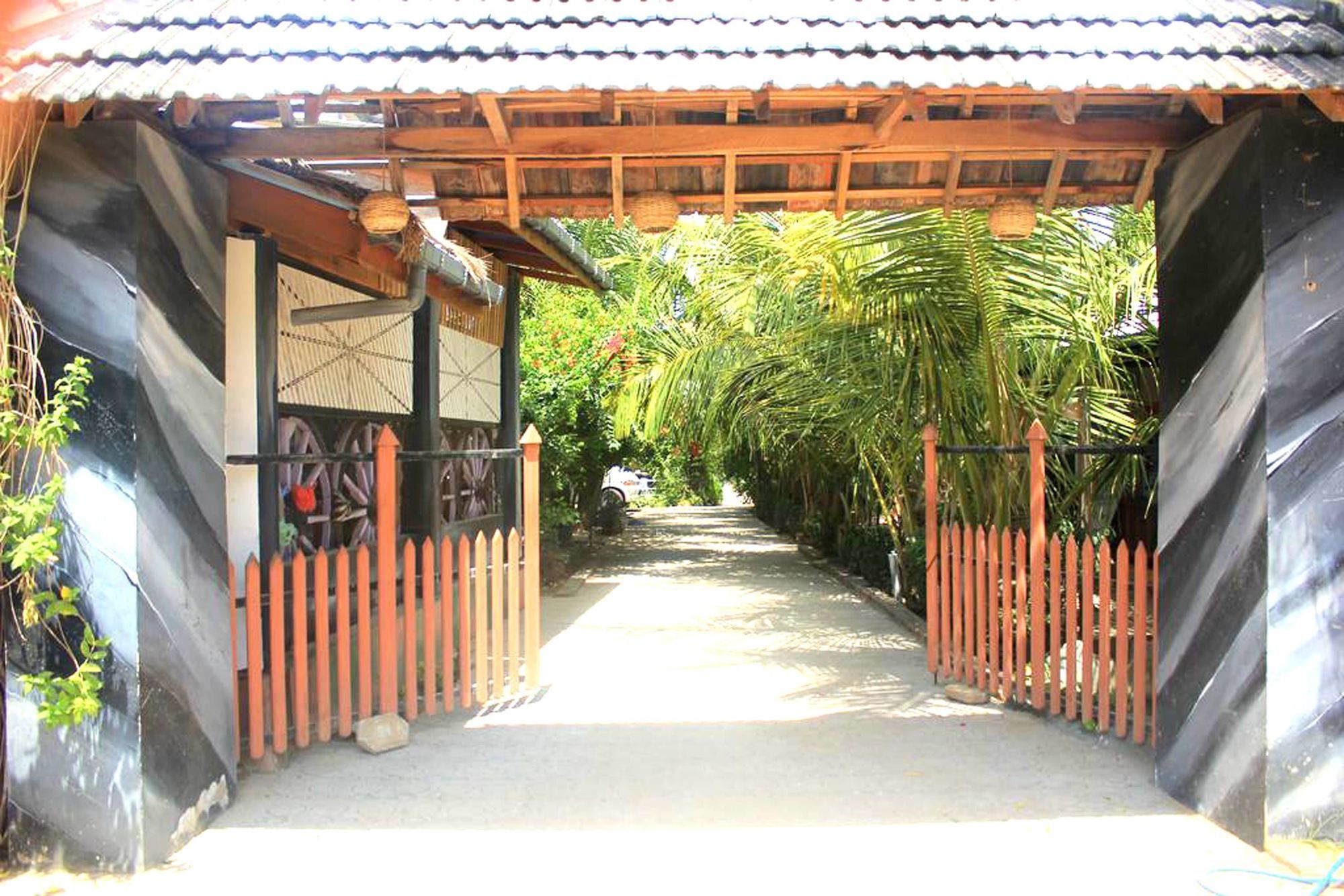 Layathraa Hotel And Restaurant Kandy Exterior photo